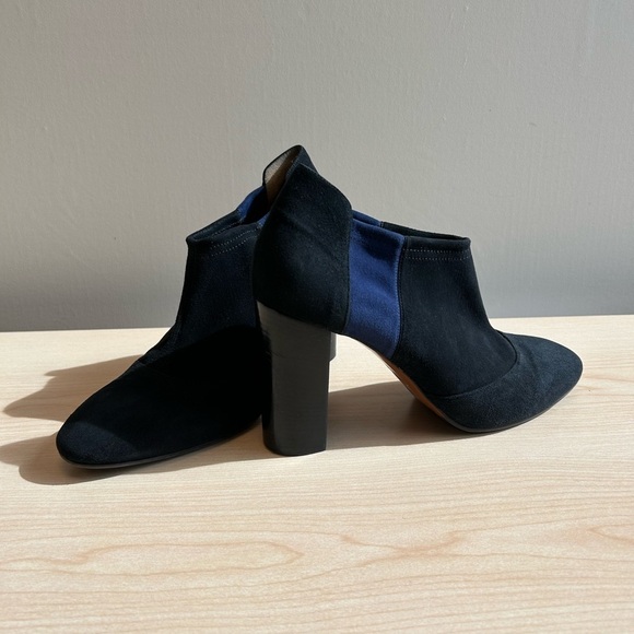 Aquatalia size 11 great used condition Black and Blue Heeled Boots Suede - Picture 3 of 11